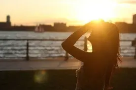 你以为你感动了全世界，其不然只是感动了你自己图片