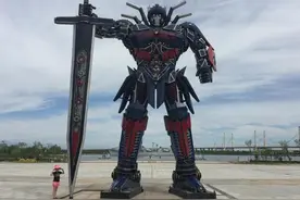 60余款机甲英雄齐聚军博园图片