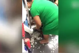 澎湃联播｜当我们在坐地铁时候，我们在做些什么？图片