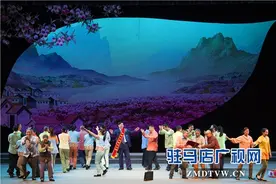 小民调促得大和谐 桃花春绘就平安曲 ——河南首部大型现代普法豫剧《桃花村》诞生记图片
