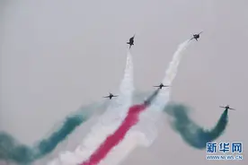 巴基斯坦举行独立日阅兵彩排 特技飞行队酷炫表演图片