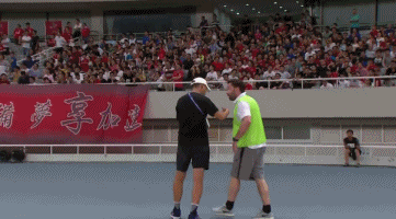 足协处罚上港权健“毛巾门”：3人停赛9场，罚款2.7万元图片