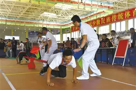 “拉巴牛”，男人之间的较量图片