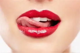 老年人频繁咬伤舌头可能是脑血管病变的前兆图片