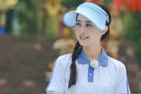 范冰冰校服配麻花辫，清纯造型嫩出水图片