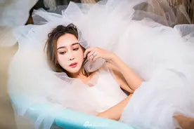 杜若溪天鹅湖大片 优雅与邪恶并存的双面女郎图片