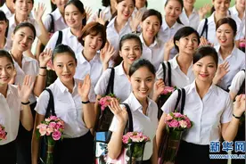 厦航首批台籍空中乘务员亮相图片