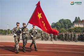 国防生学员，用这场仪式开启新征程吧！图片