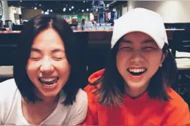 邓紫棋高颜值妈妈曝光 网友还以为是姐妹图片