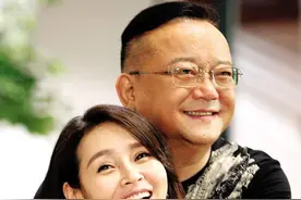 王刚演绎“老夫少妻”欢乐多图片