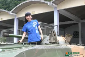 点赞！这个军嫂有担当图片