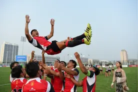 德州小伙闪耀全运赛场——运动员颁奖前现场求婚图片