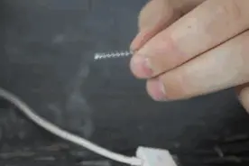 小贴士│手机进水这样做最管用，2分钟就能开机！图片