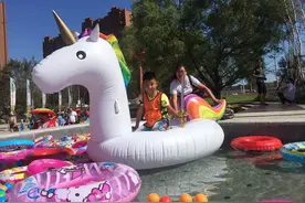 “亲子嘉年华”首秀嗨翻天：戏水玩沙、听故事、萌照可劲儿拍……宝宝说“不想回家”！图片