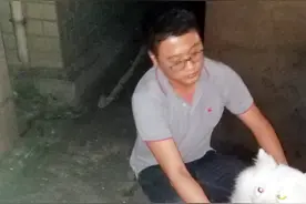 禅城一男子被陌生人跟踪 数分钟后家中萨摩耶被盗图片