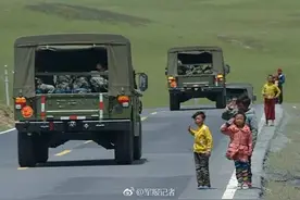 孩子们给军车敬礼照片刷屏，一位坚守喀喇昆仑的军人这样说……图片