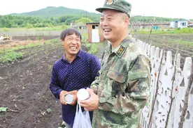 卫华村 双脚踏上幸福路图片