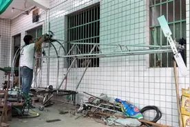 画模型 网购组件 配汽车发动机 大二理科生 暑假造飞机图片