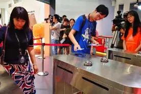 超市“无人”的代价：少了售货员，多了些什么？图片