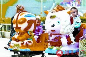 坐摇摇车对孩子好吗图片