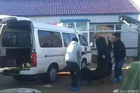 母亲挥刀砍死17岁女儿后自尽，只因女儿找了个条件差的男友？图片