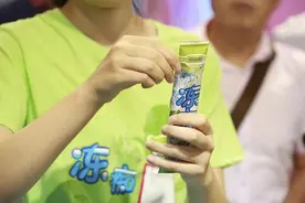 厉害了！这种新品雪糕吃一根相当于喝一杯奶 吃前冷冻下就行图片