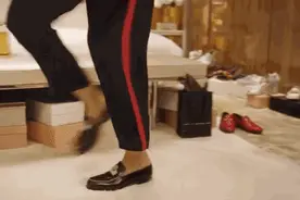 时髦办｜黑色阔腿裤是显瘦，但条纹阔腿裤显然更好看有趣呢图片