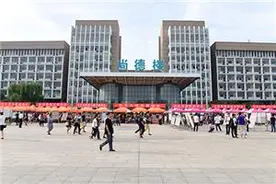 淄博职业学院凸显服务意识特色迎新受欢迎图片