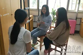 凉山姐妹拒绝父母陪送 结伴来武汉上大学（图）图片