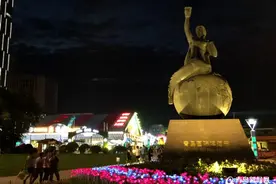 27届青岛啤酒节崂山迎客105万人 喝掉680吨啤酒图片