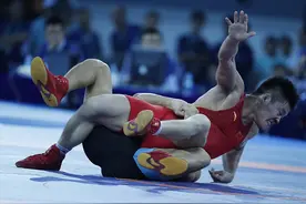 全运古典式摔跤66kg，南京市重竞校学校张高泉夺冠图片