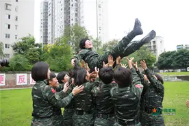 特战女兵退伍记录：我的特战服我的最美战衣图片