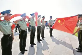 60余位老兵惜别万里长江第一哨图片