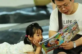 「万爸爸给丫头的信」之：父亲的歉意——你的童年我曾缺席图片