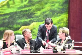 山地盛会聚宾朋 “山歌”嘹亮绕金州图片