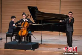 欧阳娜娜空降福州 举办“梦想练习曲”大提琴巡回音乐会图片