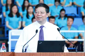 做肩负使命的清华人｜邱勇校长为2017级研究生新生讲授开学第一课图片