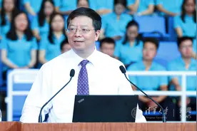 做肩负使命的清华人｜邱勇校长为2017级研究生新生讲授开学第一课图片
