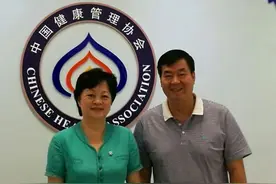 三八妇乐集团董事长袁晓峰拜访中国健康管理协会图片