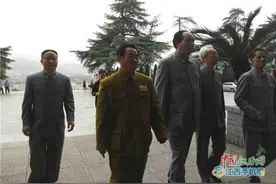 重温革命历史 伟人特型演员走进安源纪念馆图片