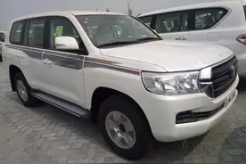 17款丰田酷路泽4000中东版报价 陆地上的巡洋舰图片