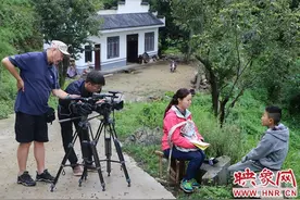 央视记者再次走进内乡拍摄“最美孝心少年”李家帮图片