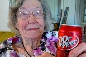 美国百岁老人长寿秘诀竟是每天喝三瓶碳酸饮料，敢不敢效仿？图片