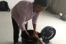 江西七旬农妇伺奉病瘫家婆传佳话 艰难谋生自称不敢老图片