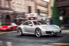 豪华跑车型SUV，2018款全新保时捷卡宴图片