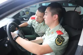再见！我的老伙计！退伍季看海警深情告白图片