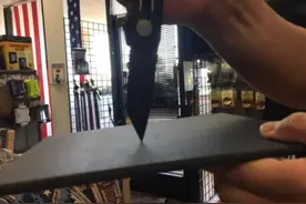 担忧美治安！华人家长送孩子防弹甲当开学礼(图)图片