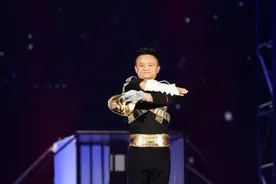 马云霸气亮相 跳杰克逊经典舞蹈燃爆现场图片