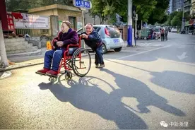 他们说：世界以痛吻我，我却报之以歌图片