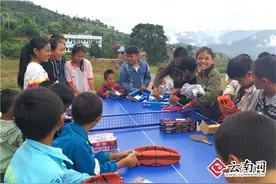 东北大学研支团为云南学子送心愿礼图片